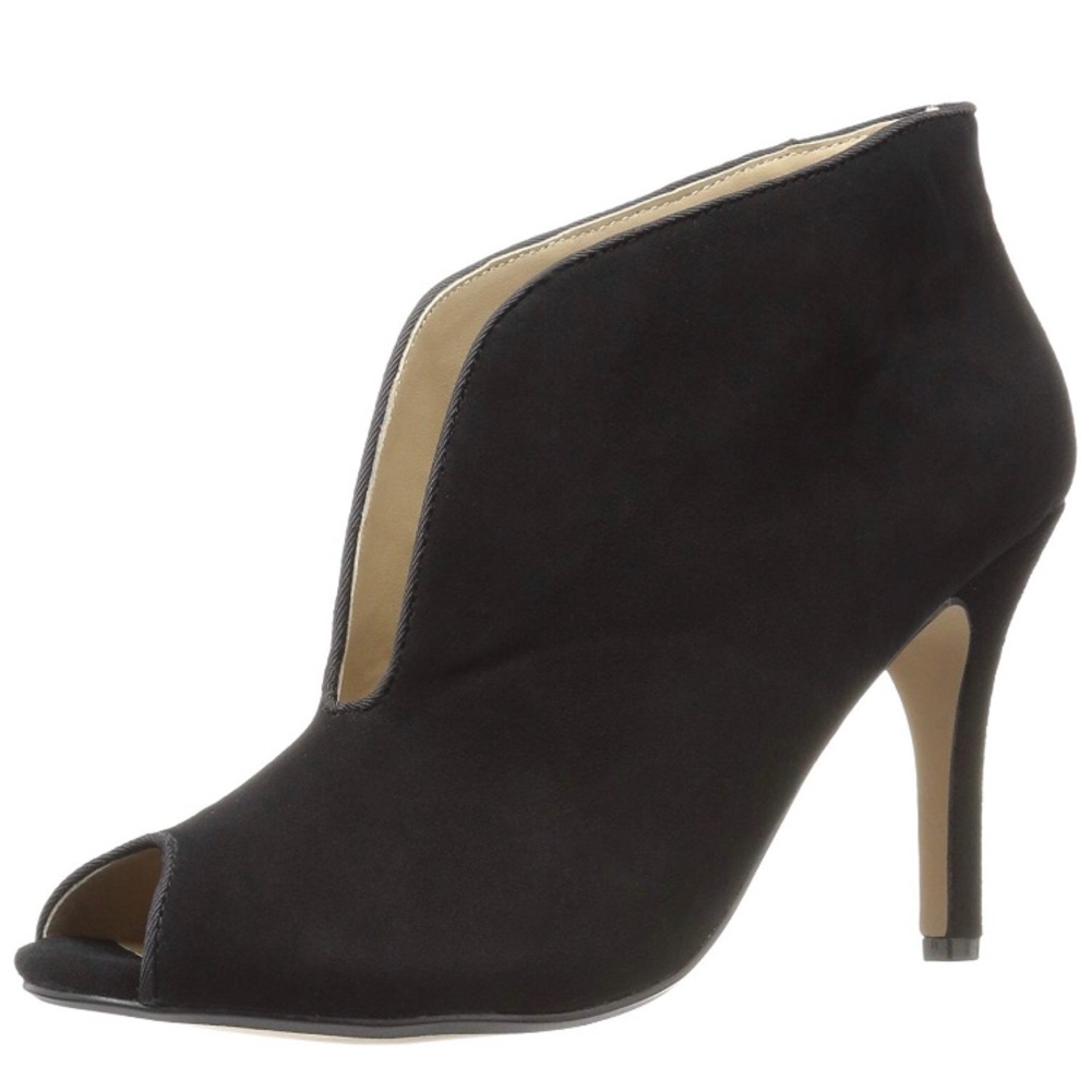 Adrienne Vittadini Grandeur Ankle Bootie
